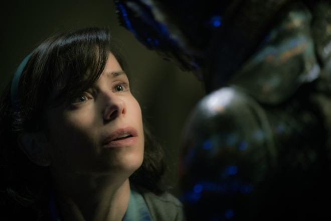Mykkä siivooja Sally Hawkins rakastuu hirviöön Oscar-ehdokkuuksia rohmunneessa fantasiajännärissä.