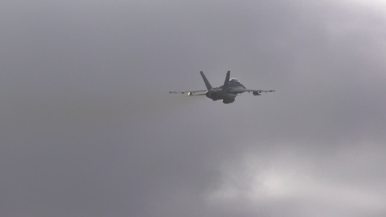 Video: HX Challenge Boeing Super Hornet