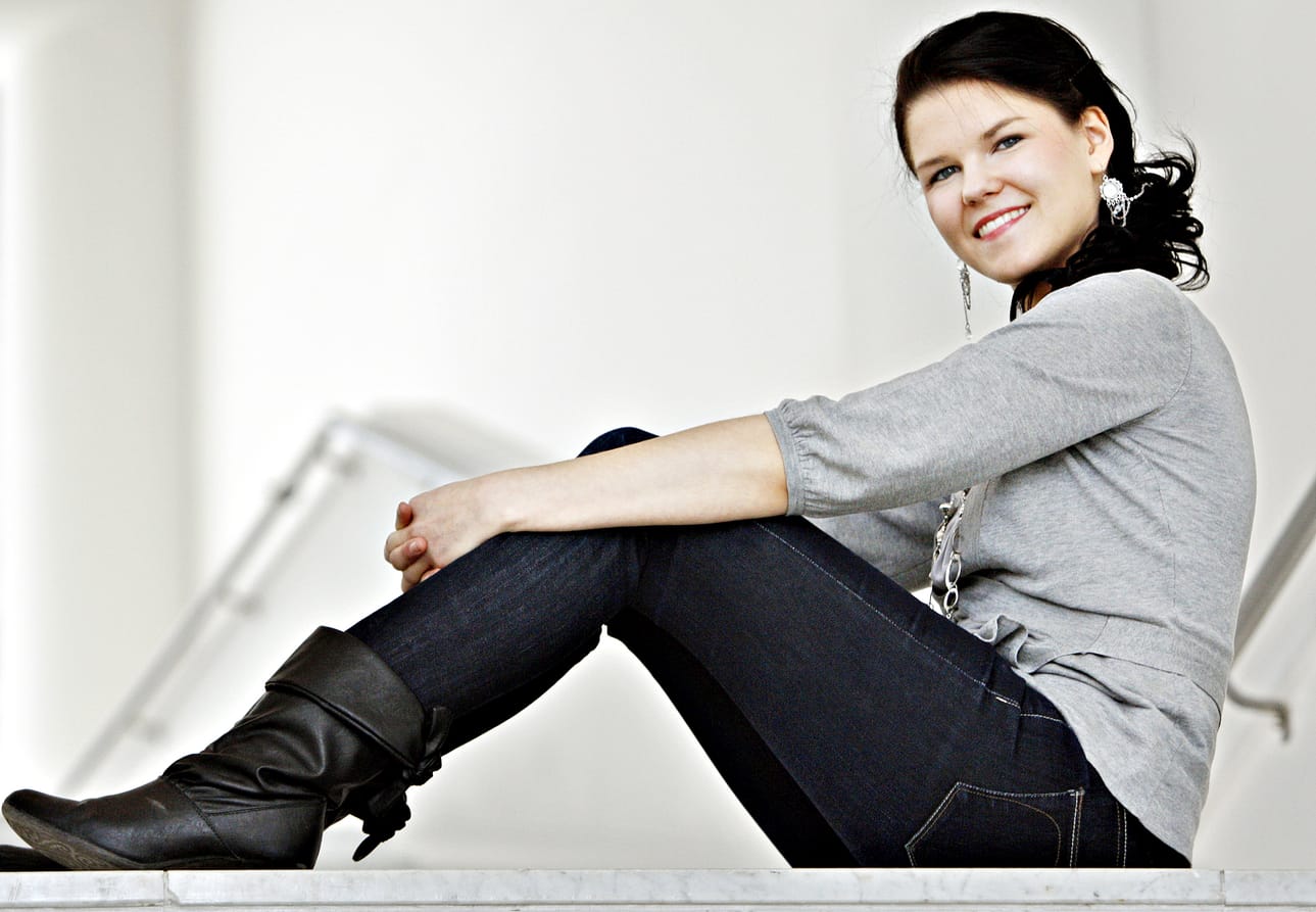 Saara Aalto on osallistunut aikaisemmin muun muassa Talent Suomi 2007- ja The Voice of Finland 2012 -kilpailuihin.