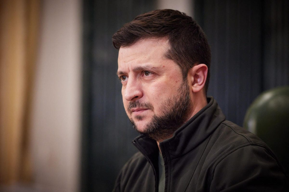 Ukrainan presidentti Volodymyr Zelenskyi on kutsuttu osallistumaan torstaina järjestettävään sotilasliitto Naton erityiskokoukseen. LEHTIKUVA/AFP
