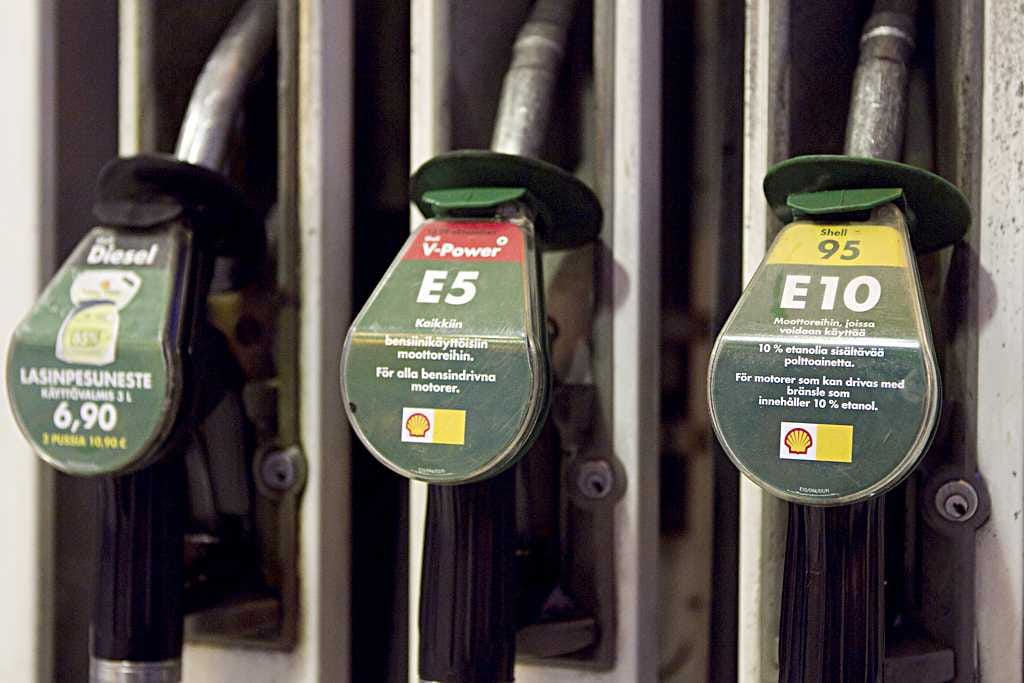 Kesädieselin lisäksi tankataan jälleen kesäbensiiniä.