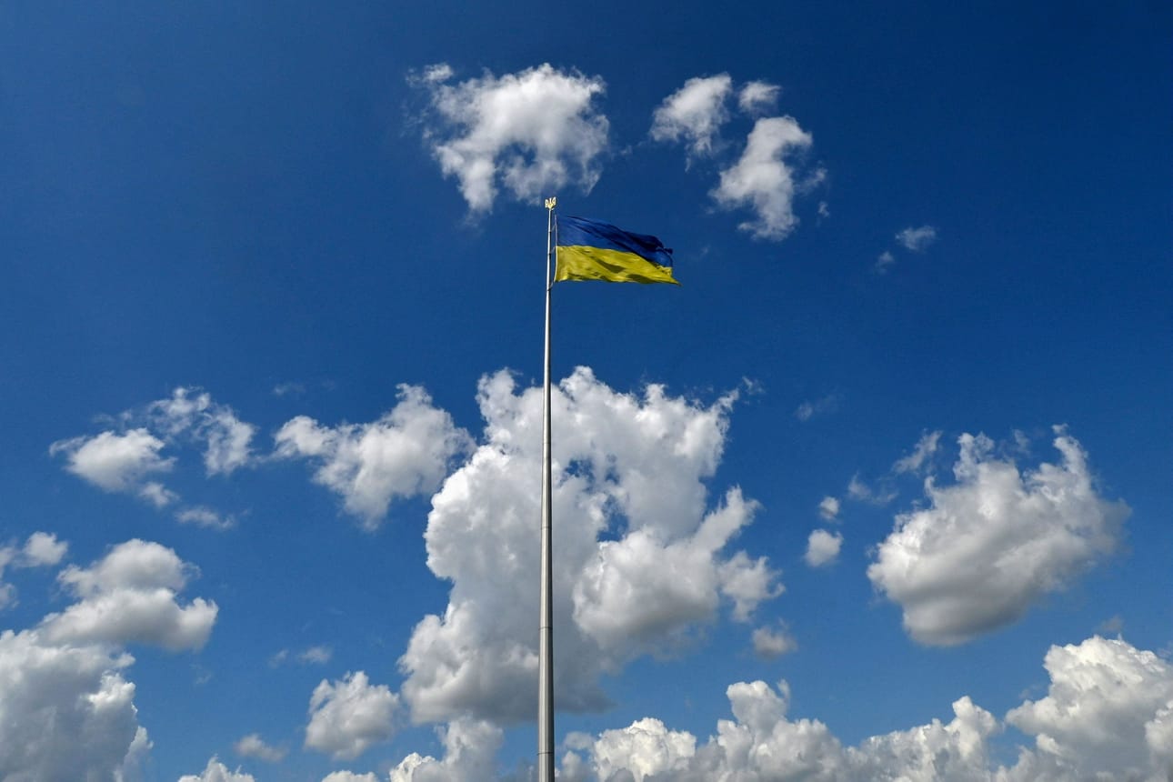 Kiovan pääkatu on itsenäisyyspäivän alla osin suljettu, sillä kadulle on saavutettujen voittojen merkiksi asetettu esille Venäjän taisteluissa tuhoutunutta sotakalustoa. LEHTIKUVA/AFP