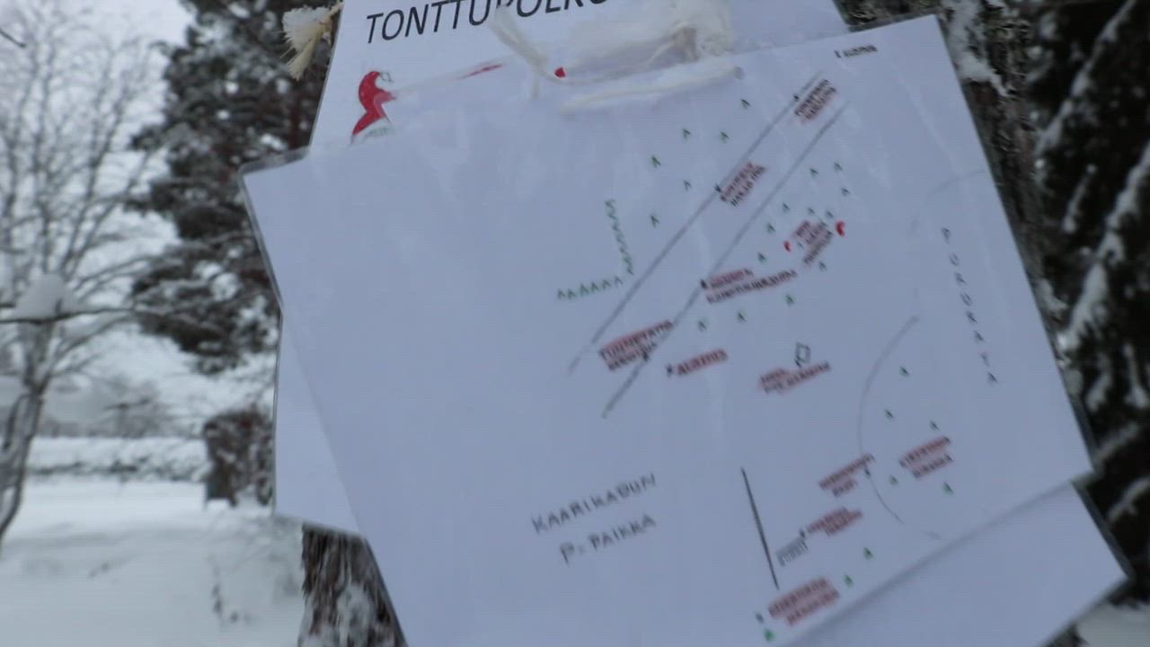 Kahen Kahavit tonttupolulla: Kuljetaan metsässä maltilla, ei poljeta hiihtolatuja