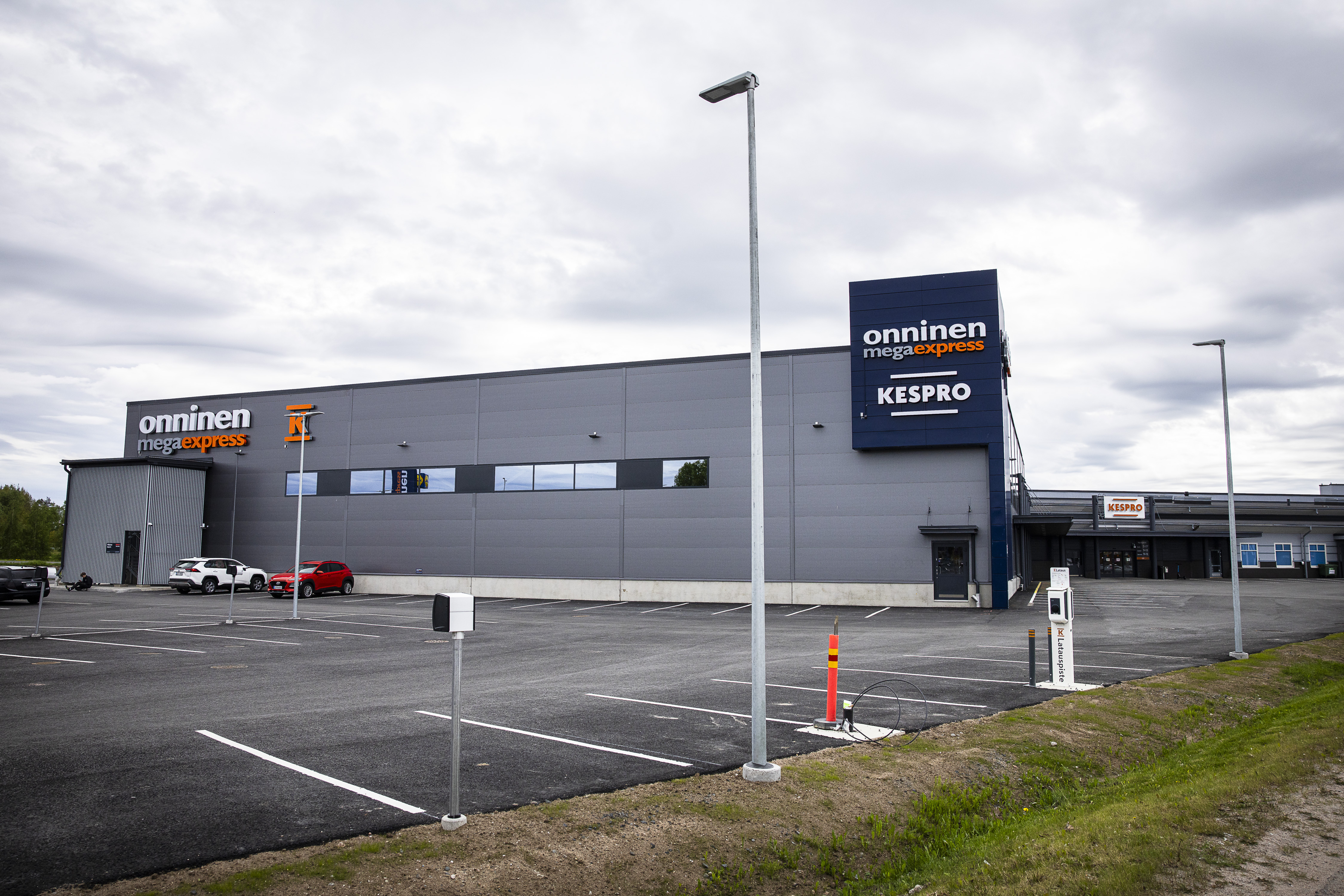 Onninen Mega Express avautuu Rovaniemellä – myymälä on yksi ketjun suurimmista Suomessa
