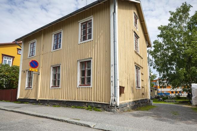 Vaasan kissatalolle ei löydy uutta paikkaa, vaikka nykyinen rakennus on huonokuntoinen. KUVA SAMI PELTONIEMI