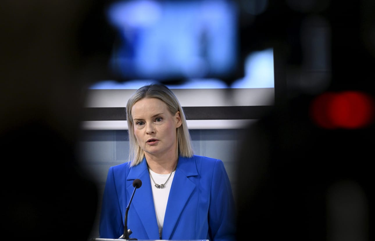 Valtiovarainministeri Riikka Purra on antanut kasvot hallituksen sopeutustoimille.