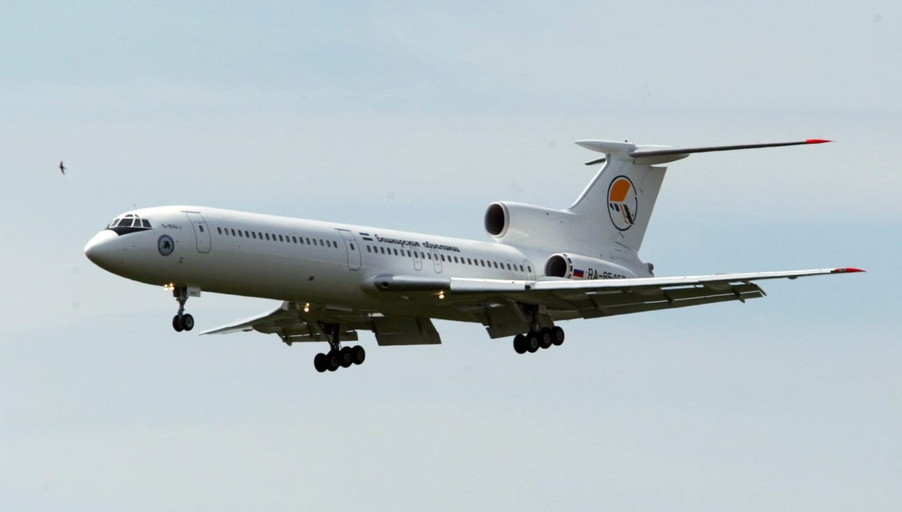 Kyseessä on kuvassa näkyvän kaltainen Tu-154-kone.