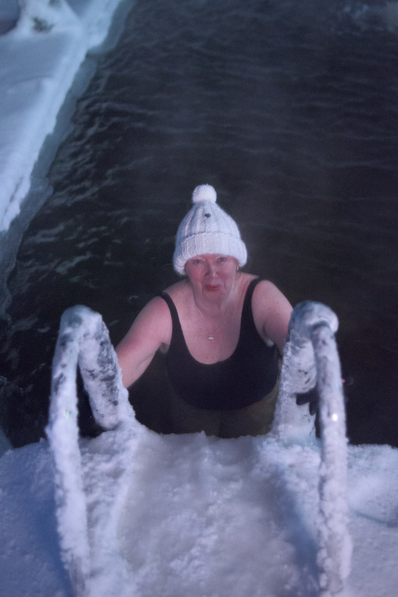 Avantotossut eivät luista ja suojaavat jalkoja.