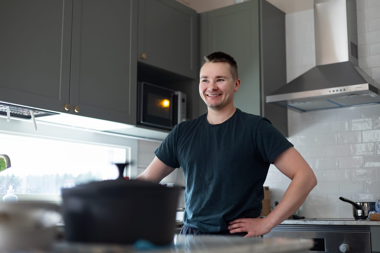 Raimo Vuollo arvioi, että rakentamisen kustannukset ovat yhteensä yli 400 000 euroa, kun kaikki on valmista.