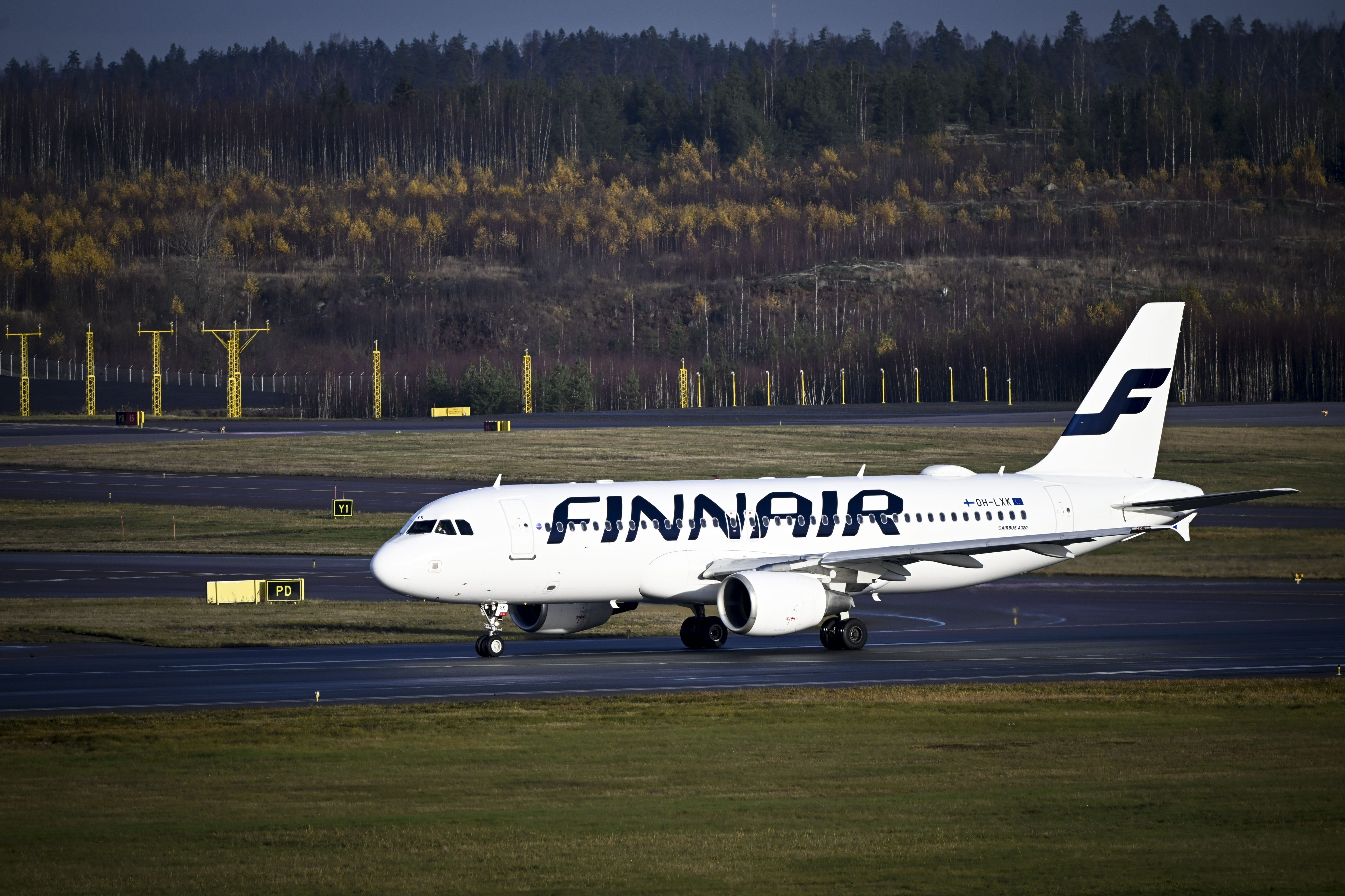 Finnairin lennolle pääsi ylimääräinen ihminen Helsinki-Vantaalla