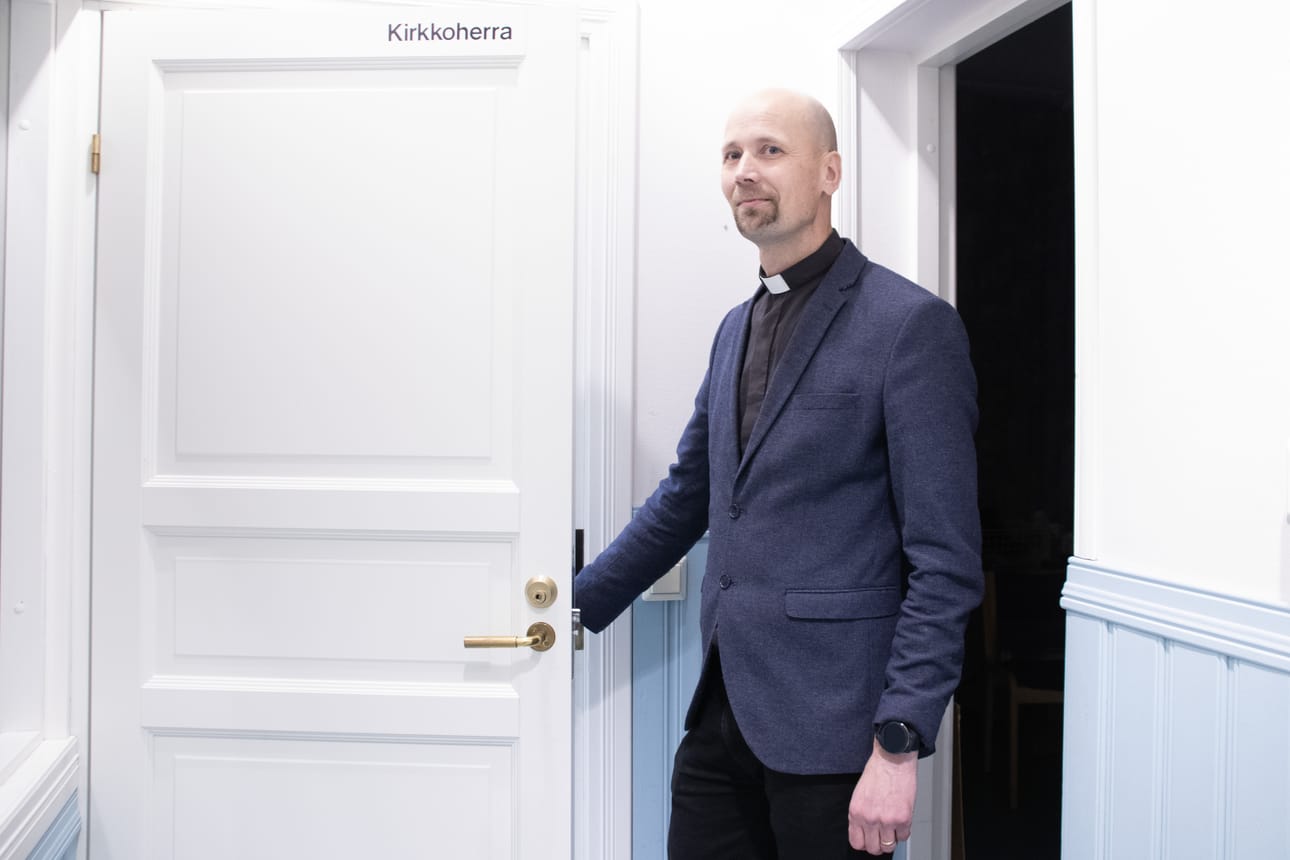 Uusi kirkkoherra Perttu Kyllönen lähetti keskiviikkoiltana Siikajokilaakson kautta Siikalatvan seurakuntaan kiitokset saamastaan luottamuksesta. Virkaan vihkiminen tapahtuu maaliskuussa Siikalatvan seurakuntaan tehtävän piispantarkastuksen yhteydessä.
