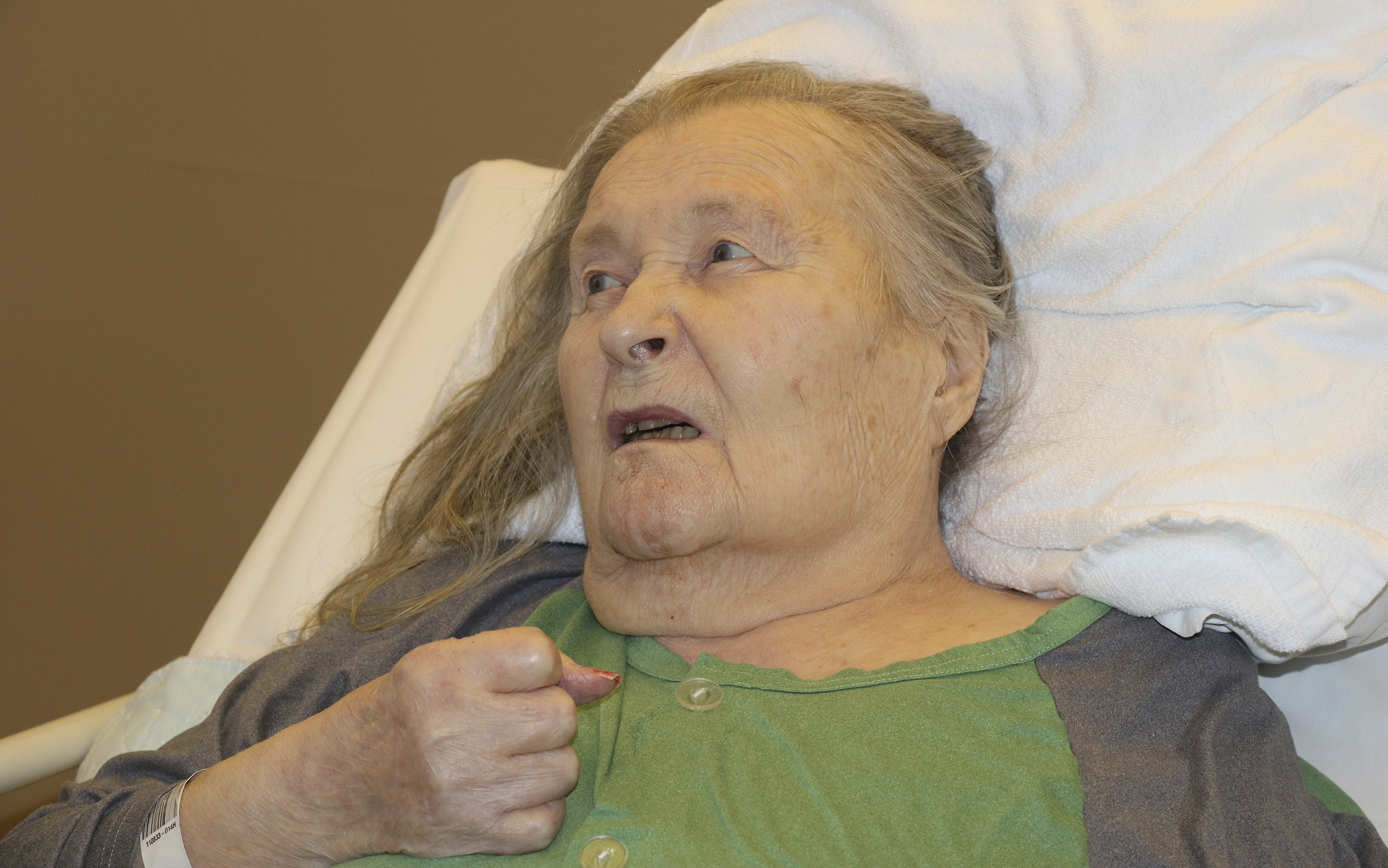 Oulaistelainen Aune Törmälä, 92, muistelee sota-aikaa: "Ei meillä puutetta ollut niin kauan kun äiti jaksoi kuokkia pottuja"