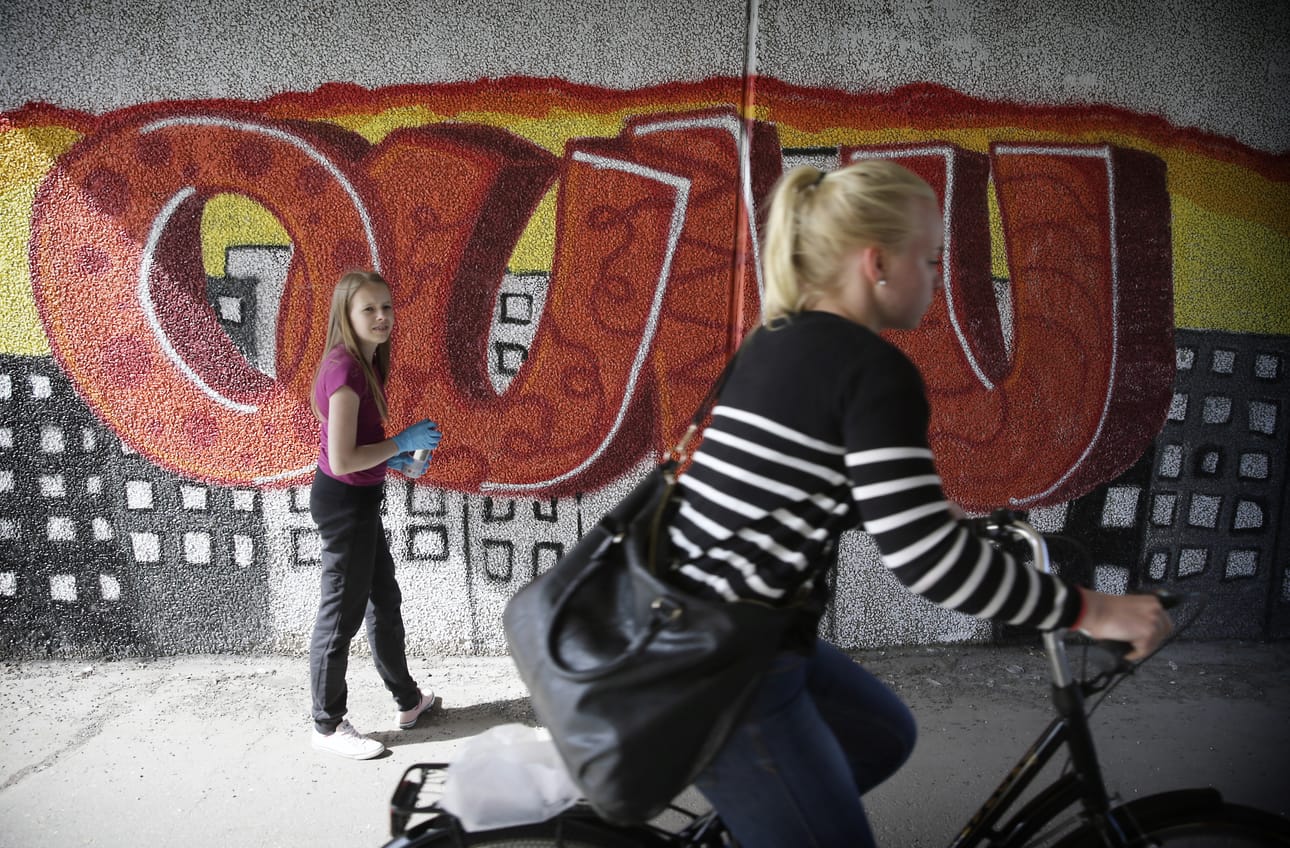 Klassinen graffiti, jossa lukee punaisella Oulu.