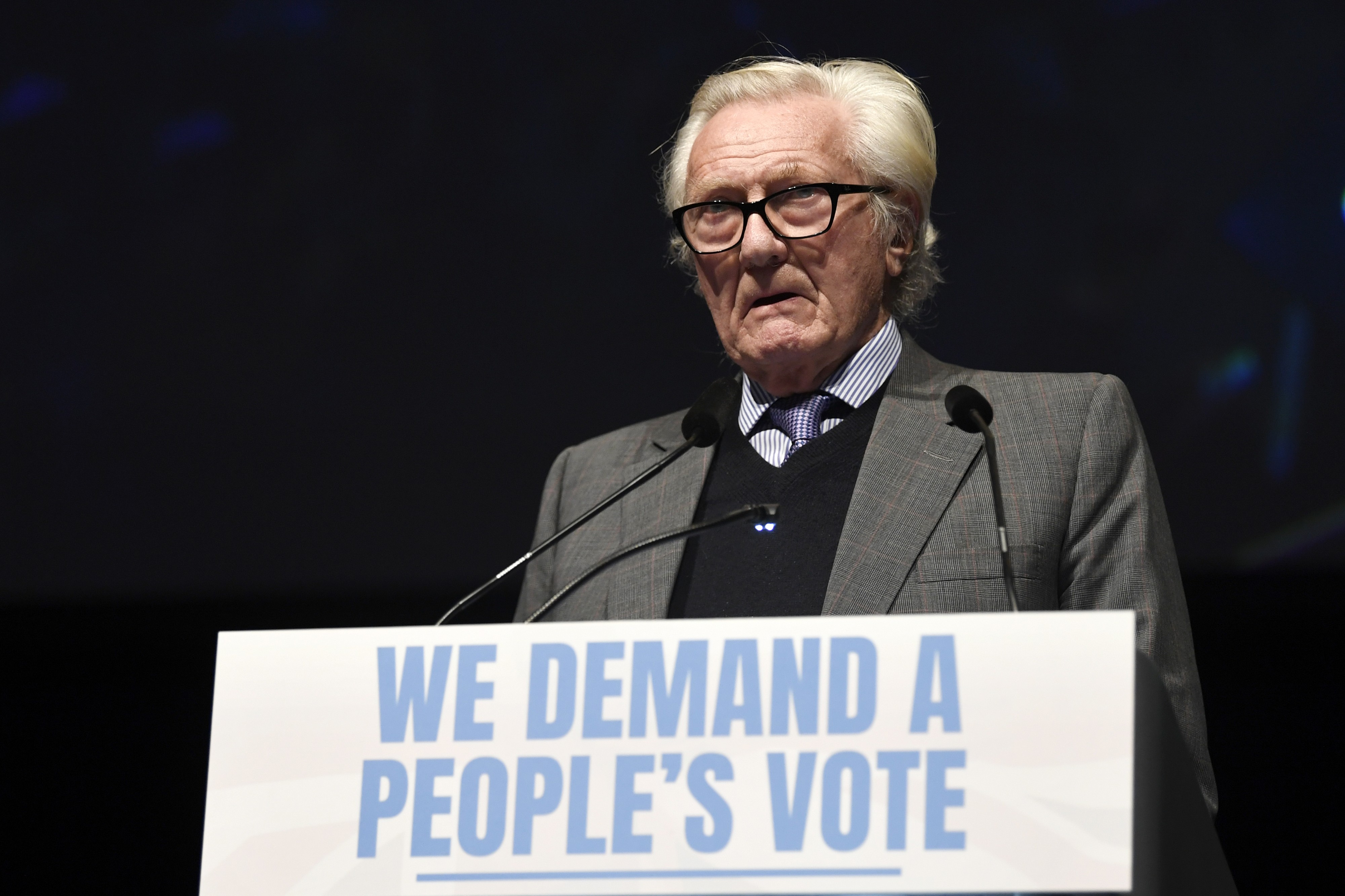 Lordi Michael Heseltine vastustaa parlamentin ylähuoneessa sopimuksetonta EU-eroa.