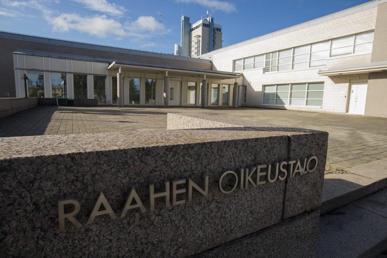 Raahen henkirikosoikeudenkäynti alkoi tänä aamuna.
