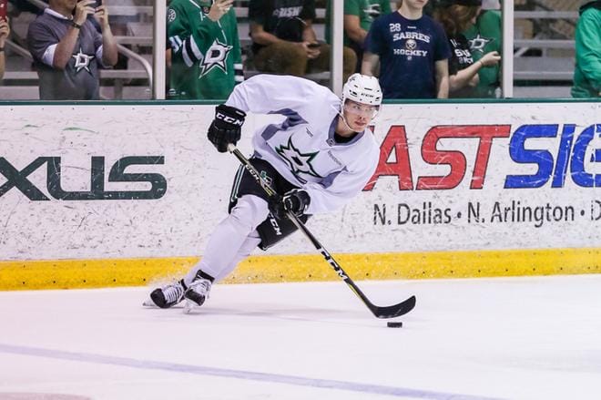 Dallas Starsin koko varaustilaisuuden kolmantena pelaajana varaama Miro Heiskanen on ikäluokkansa lahjakkain suomalainen, mutta ei silti todennäköisesti lunasta pelipaikkaa vielä tällä kaudella. KUVA: Matthew Pearce/Icon Sportswire