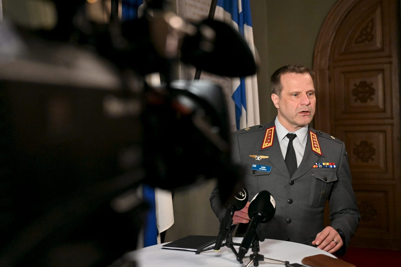 Puolustusvoimain komentajan Janne Jaakkolan mukaan Suomeen ei kohdistu välitöntä sotilaallista uhkaa. LEHTIKUVA / Jussi Nukari