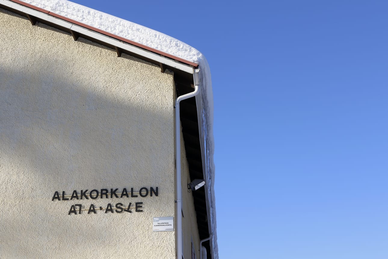 Alakorkalon koulu purettiin maahan vuotaneen öljyn vuoksi.