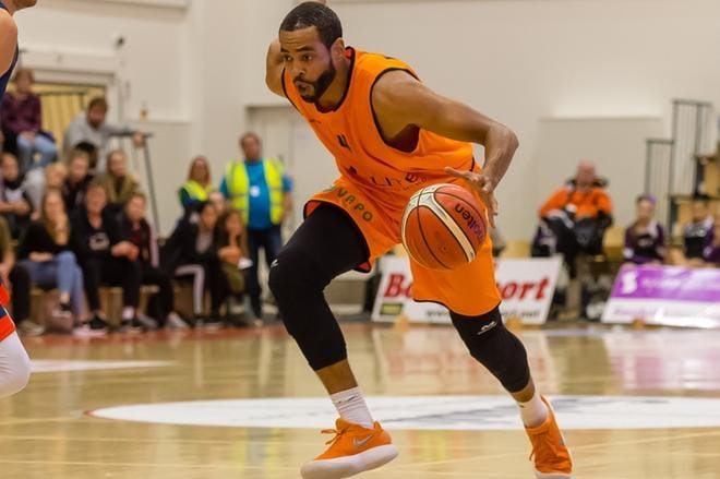 Karhu Basketin Rene Rougeau on pelannut hyvän alkukauden. KUVA: ERKKI HAUTAVIITA/ARKISTO