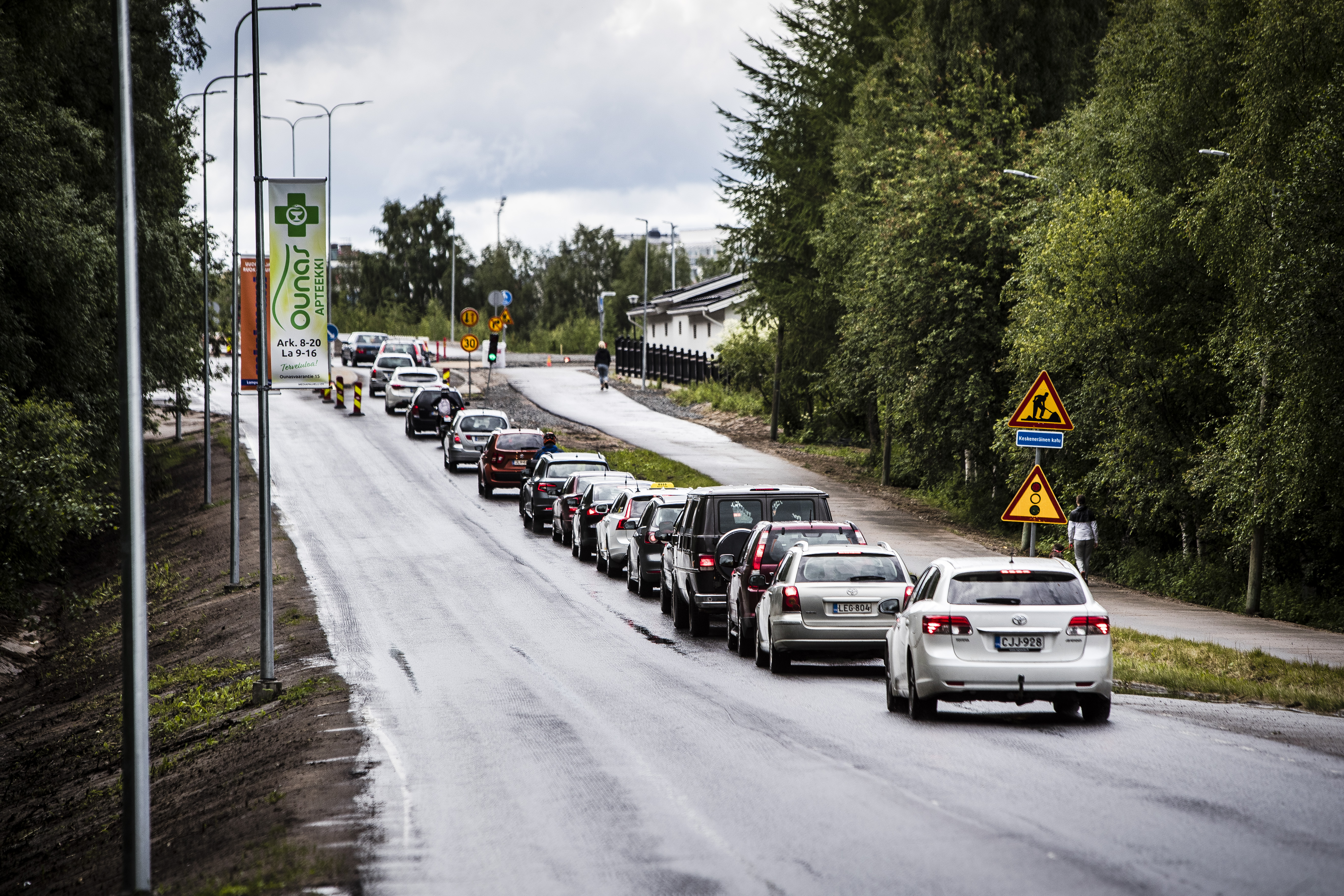 Melkein valmis, mutta yli puoli vuotta myöhässä – Rovaniemen Jäämerentie on ollut sekaisin melkein kaksi kesää remontin takia, nyt loppu häämöttää vihdoin