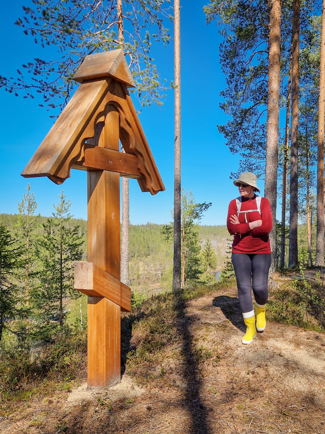 Särkänpolvessa on Matkamiehen risti. Ristit ovat toimineet virstanpylväinä ja niillä on myös uskonnollinen merkitys.