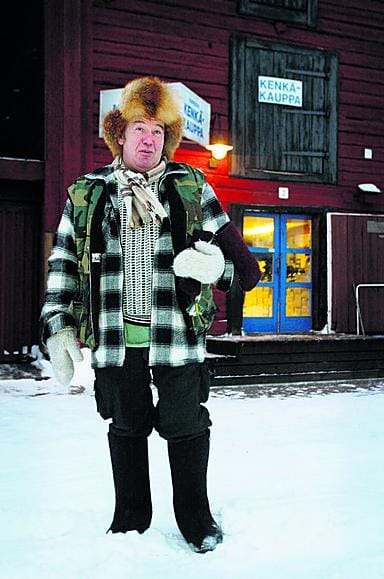 Hyväksi havaitut. Tuure Sankari käyttää huopikkaissaan villasukkien lisäksi myös heiniä. Vinkkelit hän on hankkinut myös lastenlapsilleen.