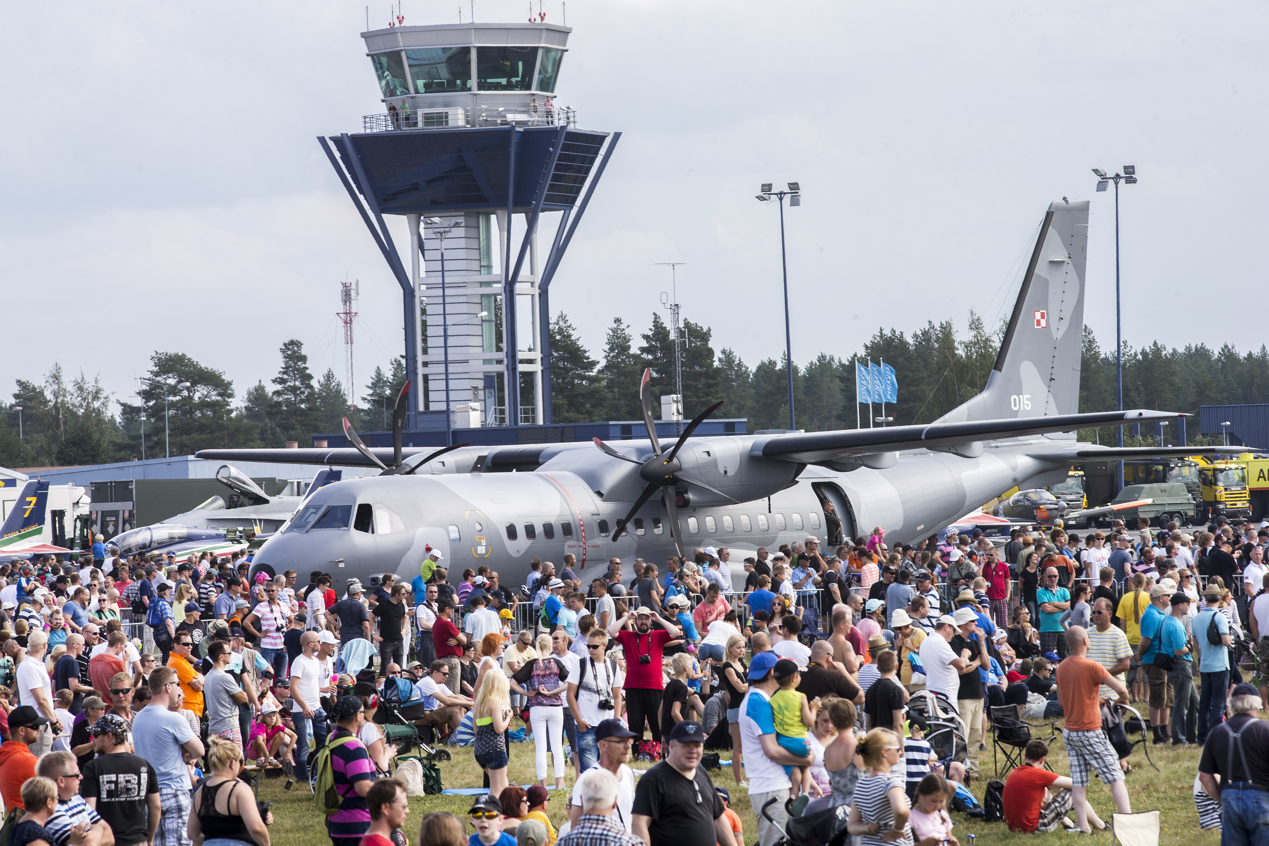 Lentonäytöksen väkimäärä oli pettymys