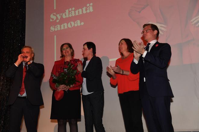 Haatainen arvosteli vielä kiitospuheessaan kampanjaväelle Suomen aseviennin ongelmia