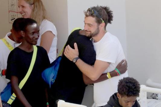 Siirtolaisia Libyan edustalta pelastava Aquarius-laiva on joutunut kesällä olemaan jopa viikkoja merellä, kun esimerkiksi Italia ei ole päästänyt sitä satamiinsa. Laivan kohtelu on kuvaava esimerkki siirtolaispolitiikan tilasta Euroopassa.