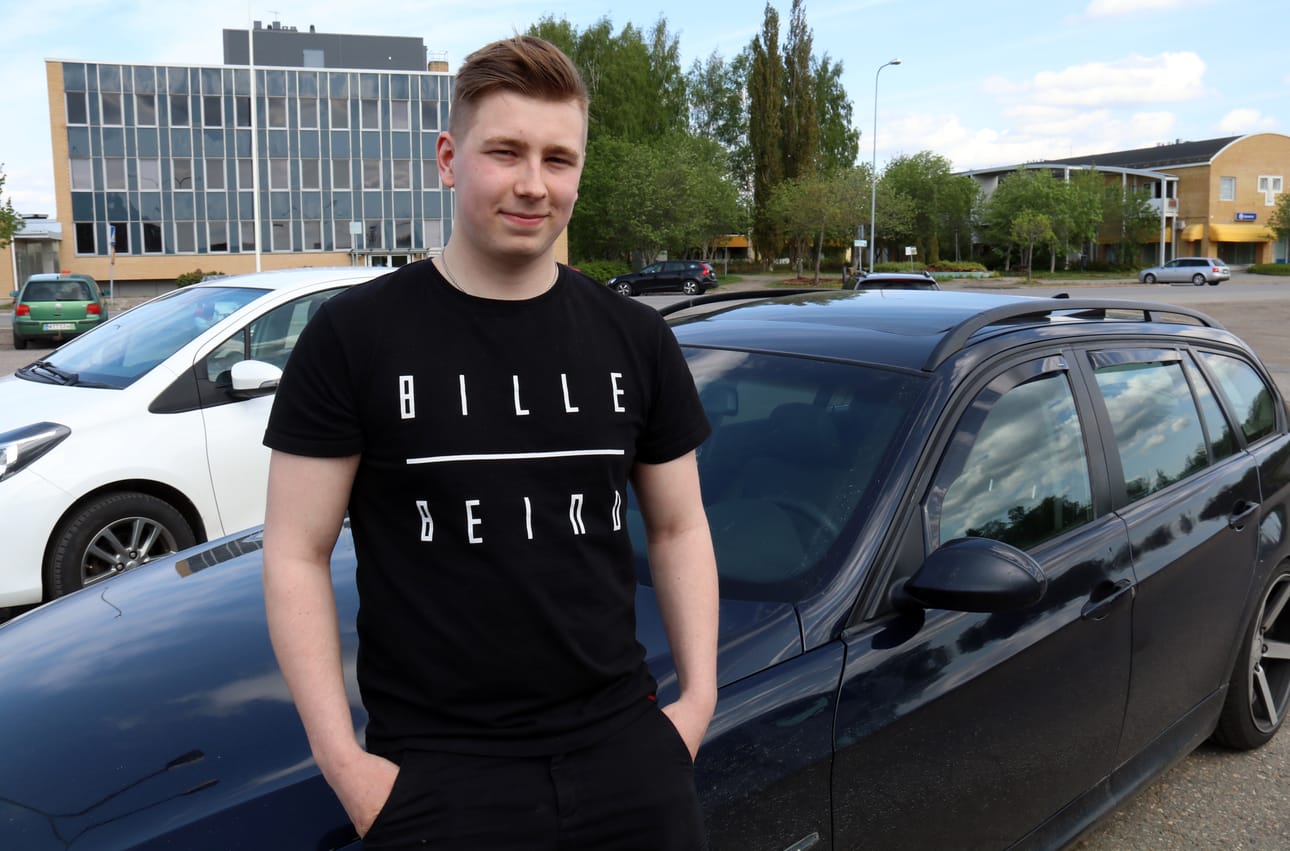 Kolmivuotinen urakka Sedun kone- ja tuotantotekniikan perustutkinnossa on ohi. Ensi syyslukukaudella Kasper Mäki viimeistelee opintonsa Lapuan lukiossa ja osallistuu ylioppilaskirjoituksiin.