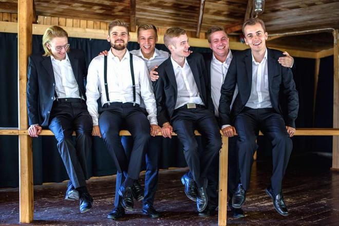 Yleisön suosikkiyhtyeen solisti on Aleksi Yli-Sissala (3. vas.). KUVA: TAMMINEN PHOTOGRAPHY