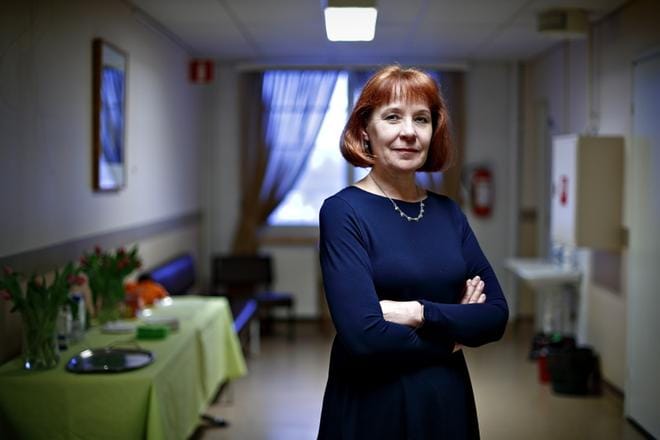 Marja Manniselta kysytään usein, suunnittelevatko venäläiset aamupalapöydässäänkin meidän kimppuumme hyökkäämistä. – Siihen en voi mitenkään vastata. Usein vastaan kuitenkin ei, sillä Suomi ei ole Venäjän pääkiinnostuksen kohde. KUVA: TOMI KOSONEN