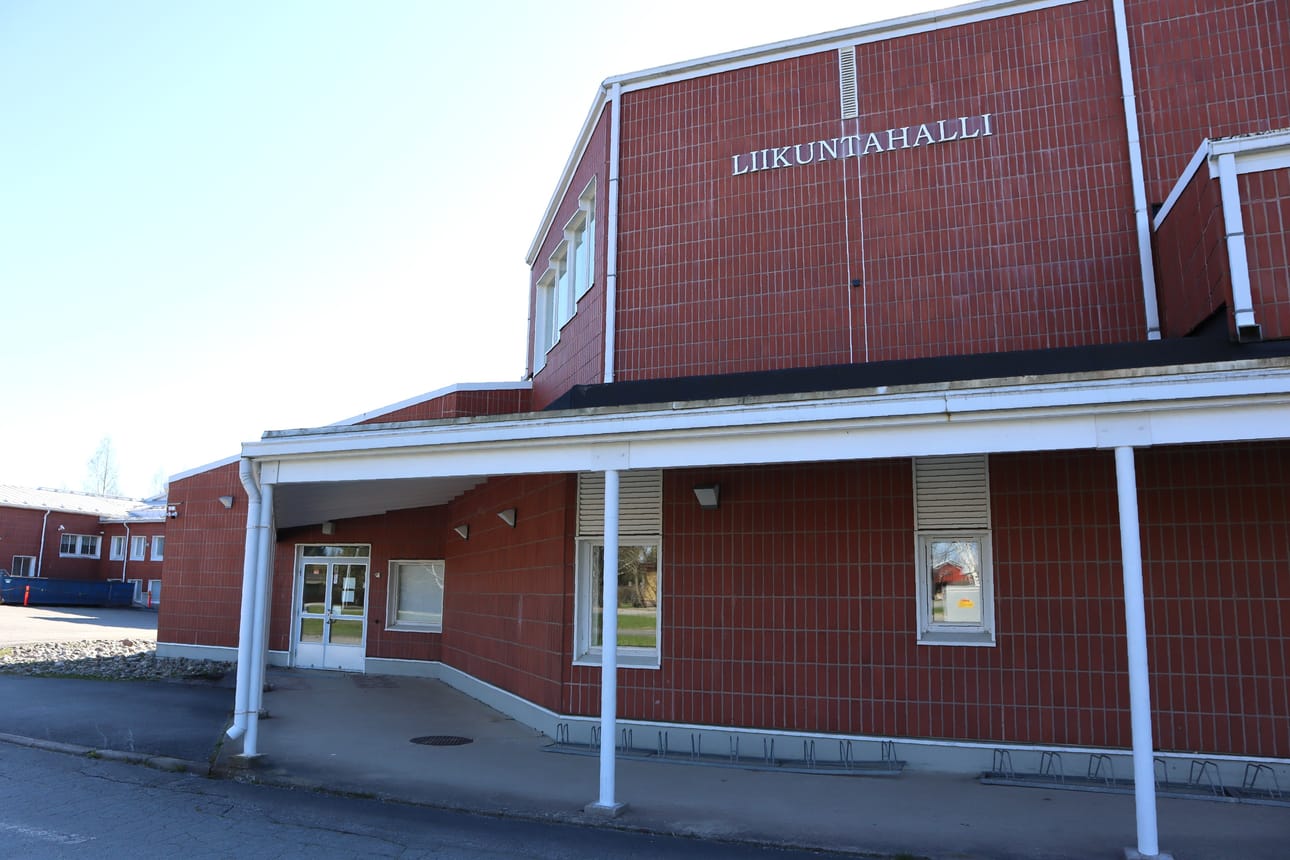 Liikuntahallin piharemontti alkaa ja palvelupiste siirtyy kirjastolle.
