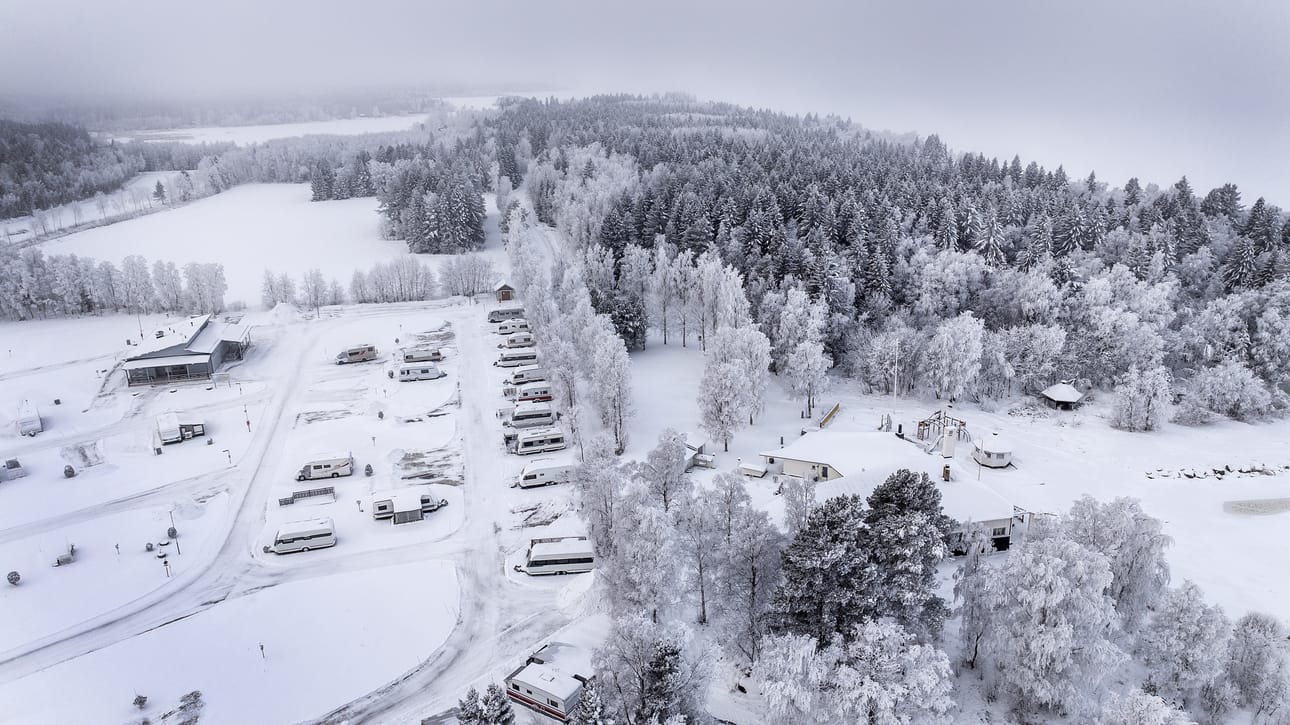 Kaavoitettava alue alkaa Lohenpyrstön leirintäalueelta ja jatkuu aina Pattijoen Veteraanimajalle asti.