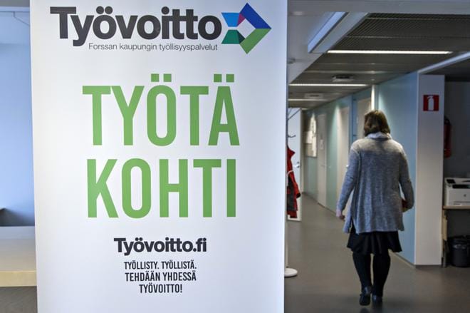 Toistuva henkilökohtainen ohjaus ja työnhakutuki ovat edellytyksiä ikääntyneiden uudestaan työmarkkinoille pääsylle, sanoo ikääntyneiden työllisyyttä pohtinut työryhmä. KUVA: Tapio Tuomela