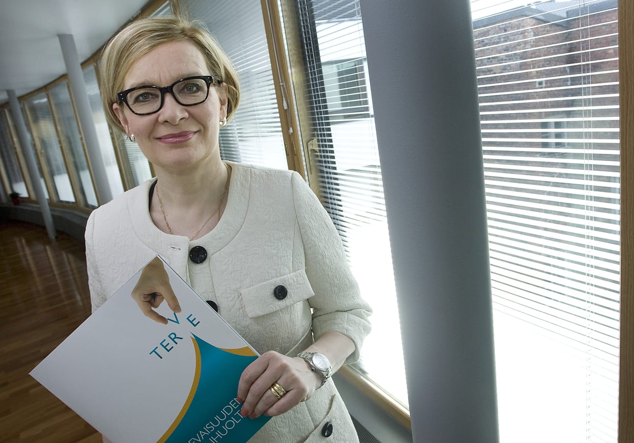 Paula Risikko aikoo ensi töikseen lähteä käymään, jos vain on mahdollista viikonvaihteessa Vihdissä ampumatapauksessa menehtyneen poliisin työpaikalla.