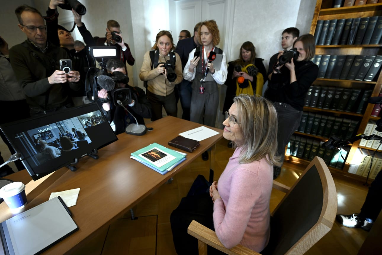 Kansanedustaja Päivi Räsänen kuvattuna korkeimman oikeuden istunnon yhteydessä viime lokakuussa.
