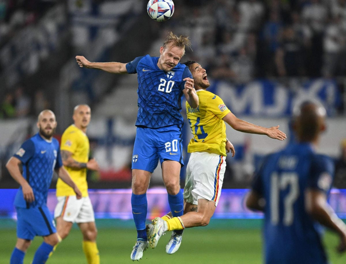 Kärkimies Joel Pohjanpalo sai toisella puoliajalla kaksikin huippupaikkaa, muttei saanut palloa Romanian verkkoon. Ottelun ainoan maalin teki Romanian Nicusor Bancu 30. minuutilla. LEHTIKUVA/AFP