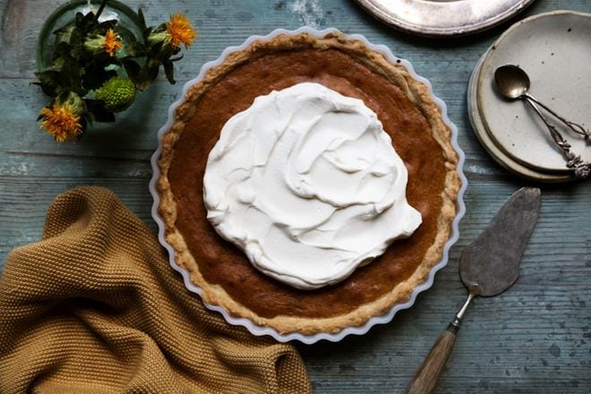 Pumpkin pie eli kurpitsapiirakka on klassinen amerikkalainen herkku, jota syödään kiitospäivän aikaan.