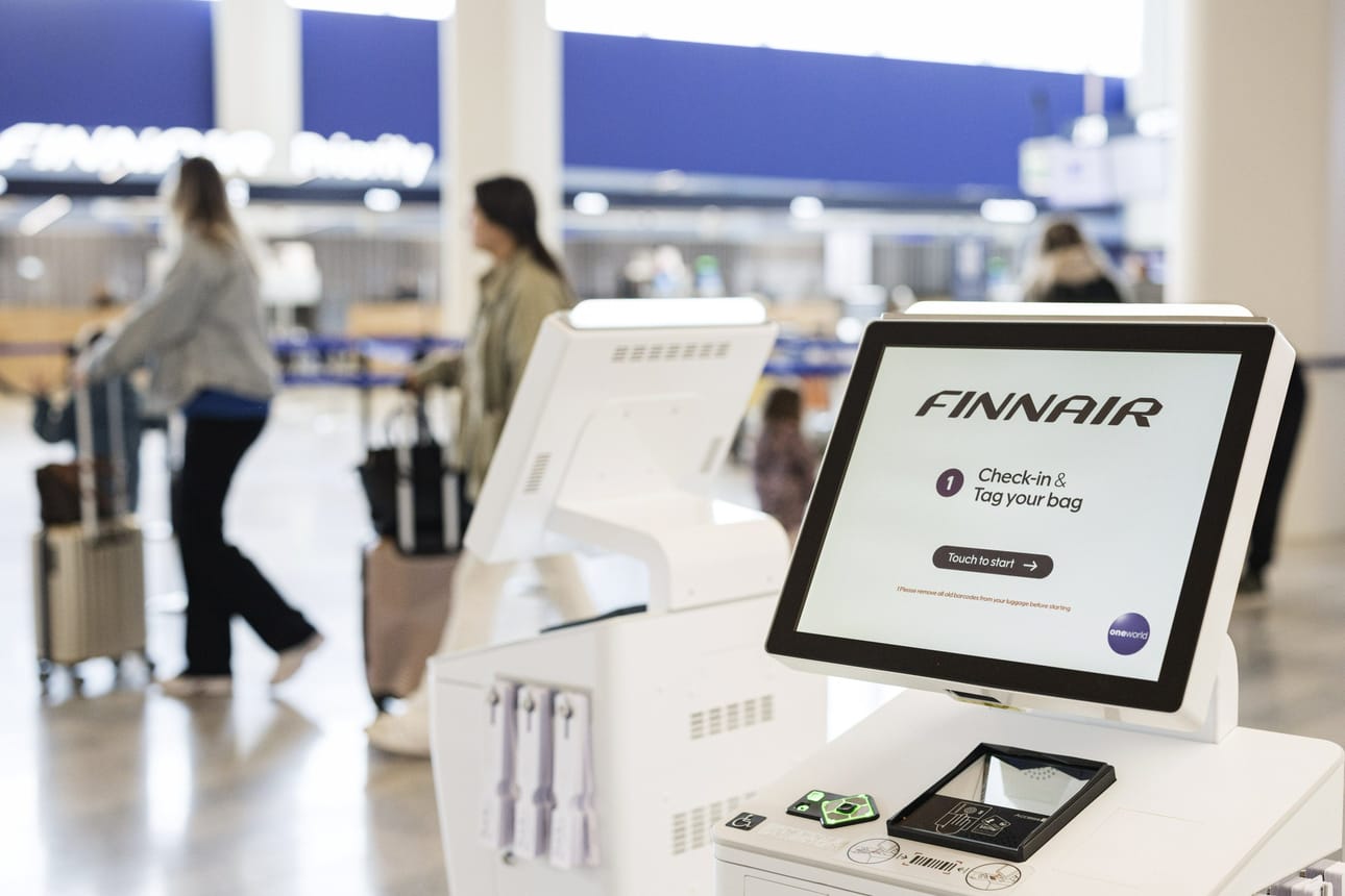 Finnair on perunut lakkojen vuoksi noin sata lentoa maanantailta. Yhtiön mukaan lentojen peruutukset vaikuttavat arviolta 7 500 asiakkaaseen. LEHTIKUVA / Roni Rekomaa