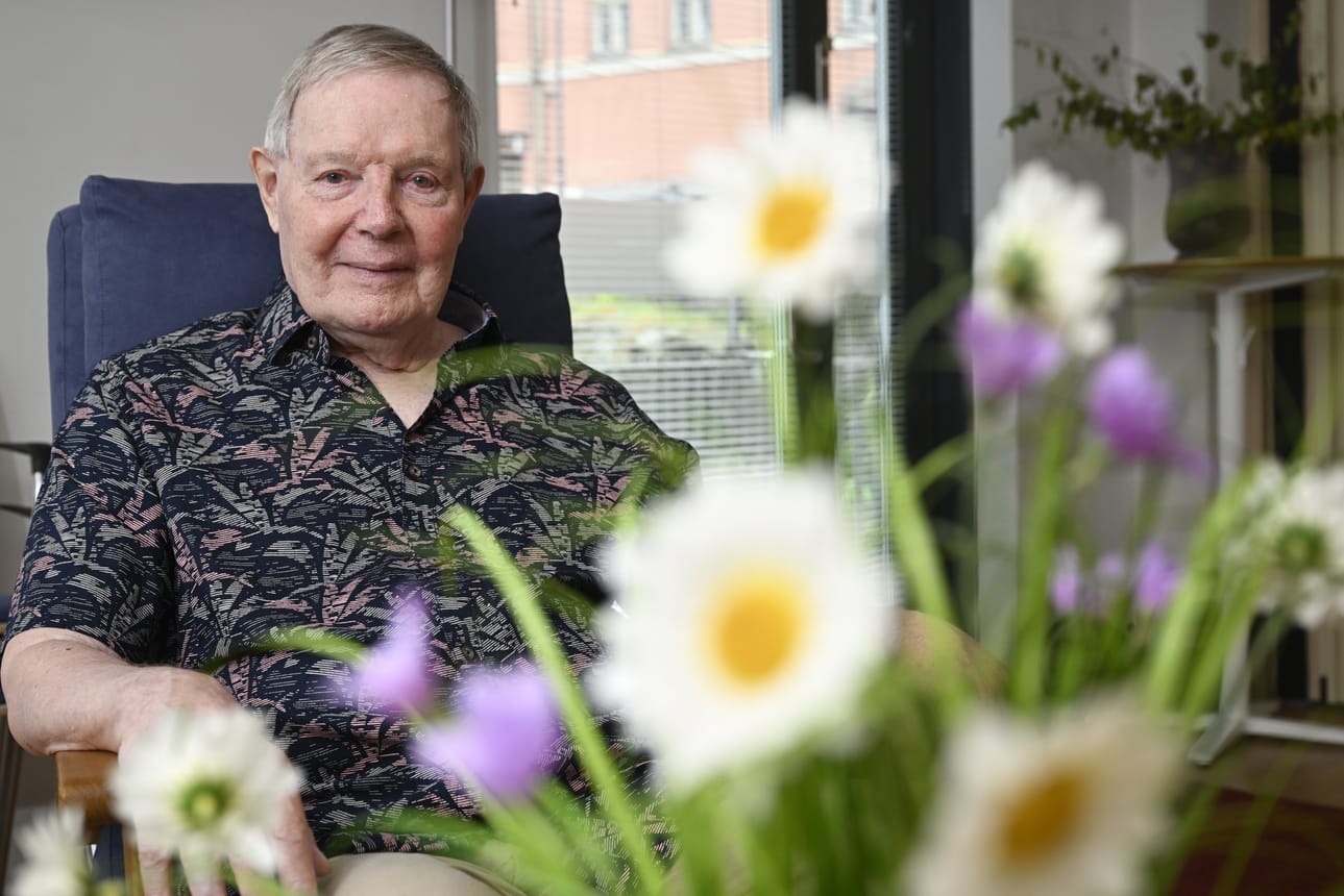 Heikki Kahila sai ikoniseen äänenkäyttöönsä opetusta, josta hänellä ei nuorena ollut varaa edes maksaa.