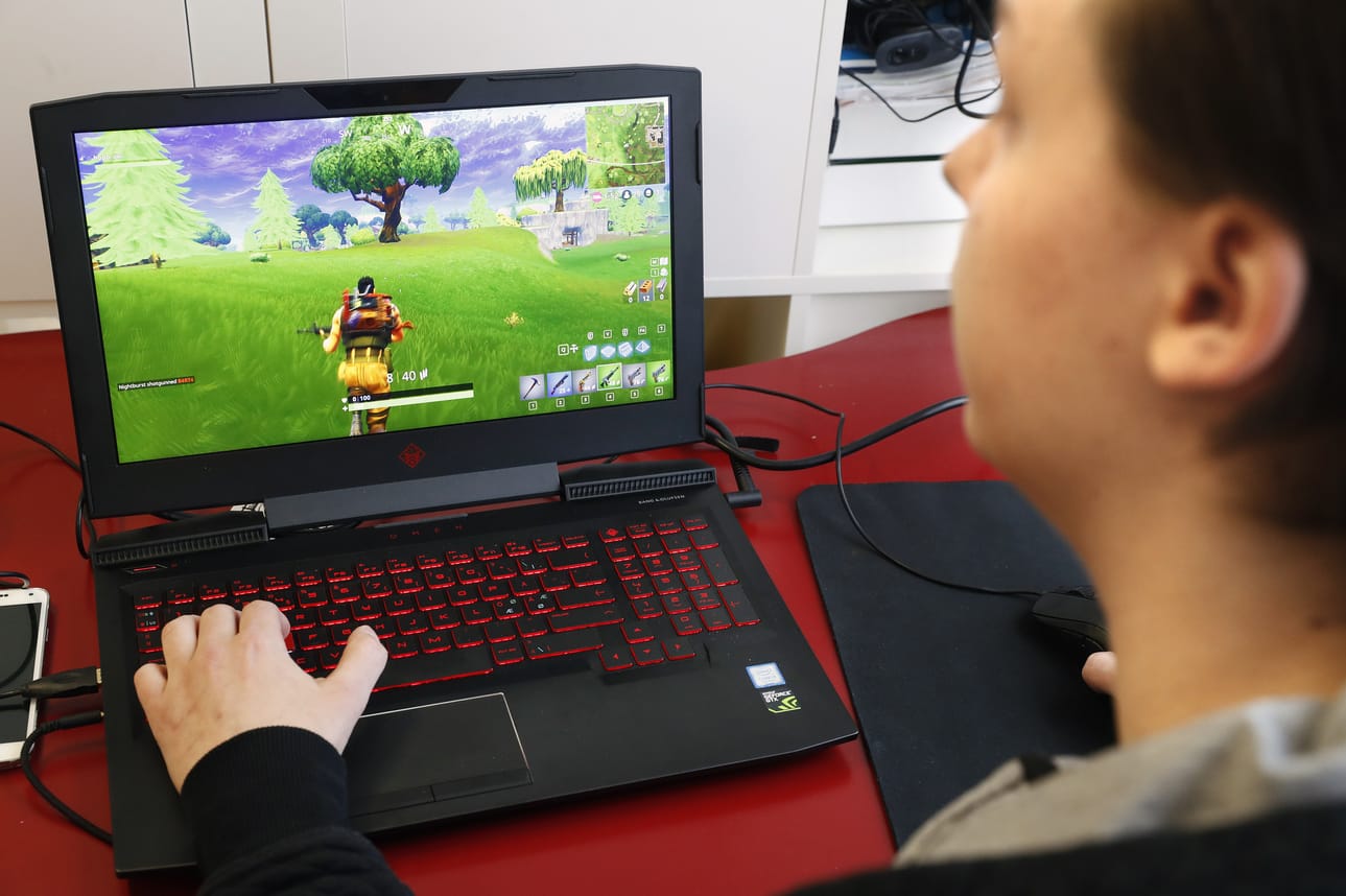 Tule pelaamaan Fortnitea e-urheiluvalmentajien johdolla.