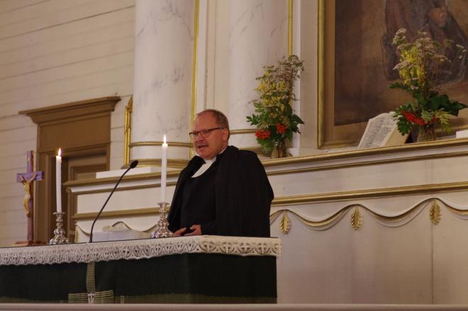 "Herra, kenen luokse me menisimme?"
