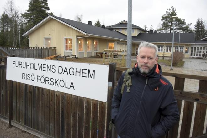 Meidän tehtävämme on arjen pyörittäminen, Risön esikoulun rehtori Kari Rönnqvist sanoo. Kuva: Pentti Höri