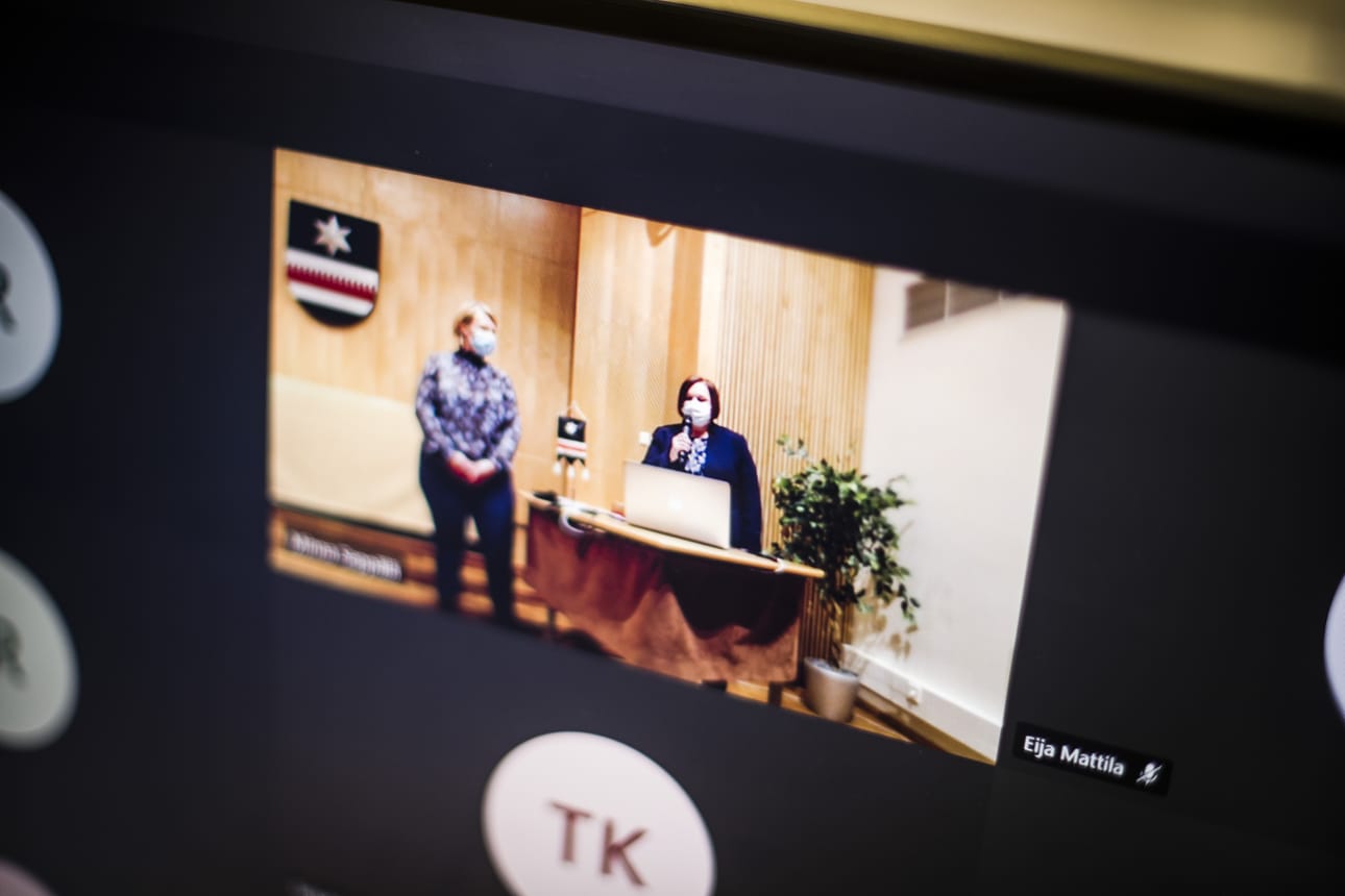 Sodankylän vt. kunnanjohtaja Tarja Lempeä ja johtava lääkäri Minna Jokinen kertoivat kunnan koronatilanteesta torstaina. Kunta jatkaa rajoitustoimia ja suosituksia. Jatkamisella pyritään turvaamaan koronaepidemian rauhoittuminen.