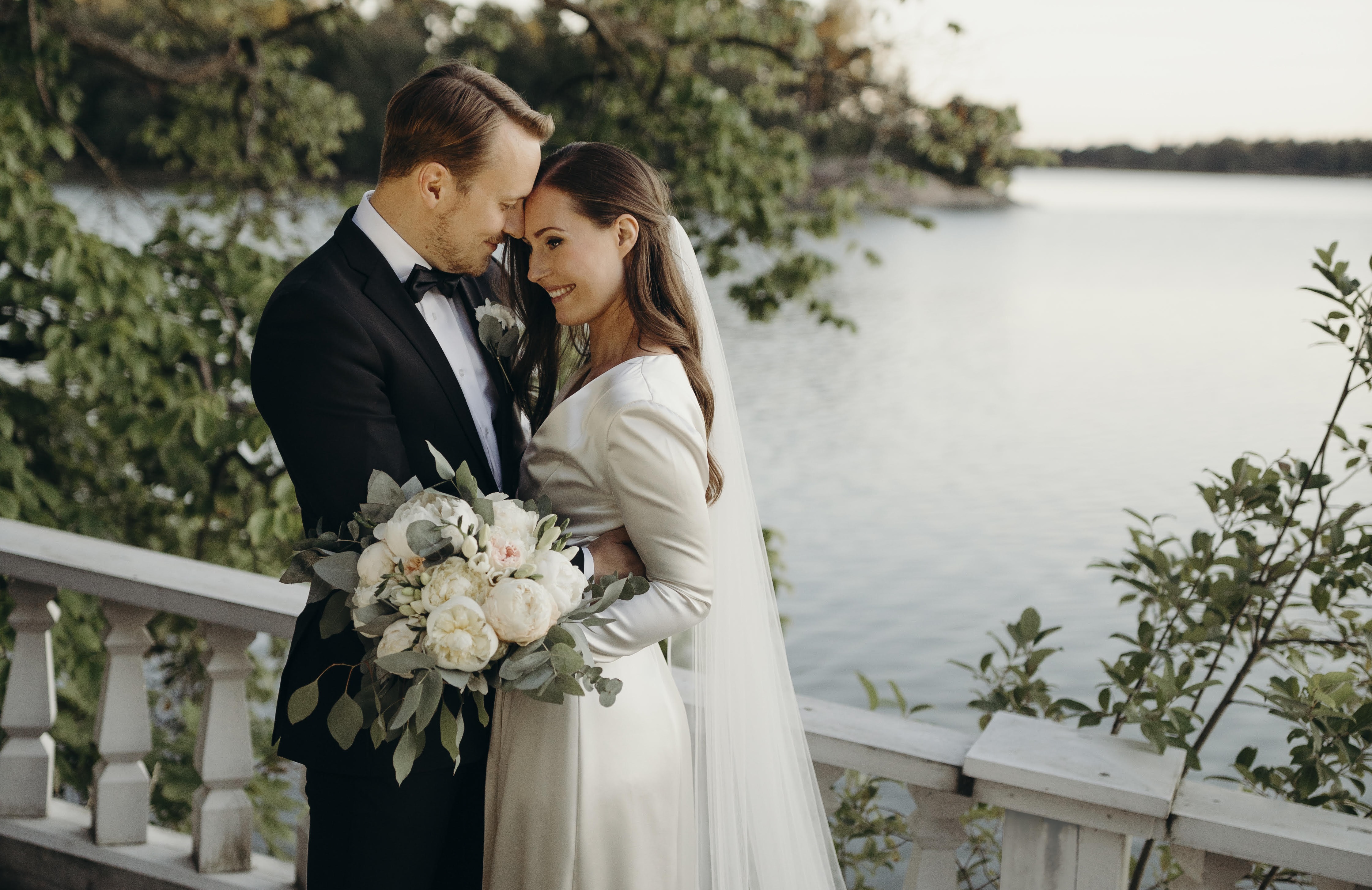 Pääministeri Sanna Marin meni naimisiin – "Olemme nähneet ja kokeneet yhdessä paljon"