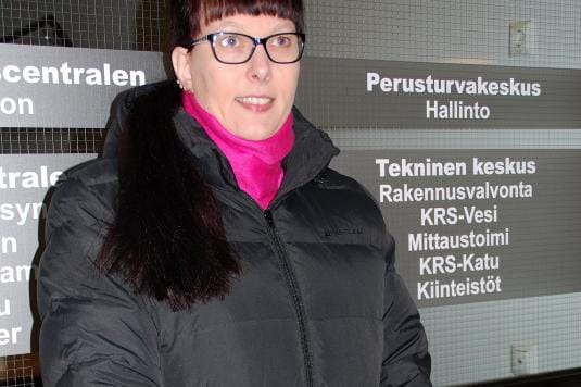 Karijokelainen lähi- ja saattohoitaja Tarja Parkatti ei uskonut joutuvansa epäsuosioon Kristiinassa tuotuaan vanhusten hoidon ongelmat julkisiksi. KUVAT: OLLI PURSIAINEN