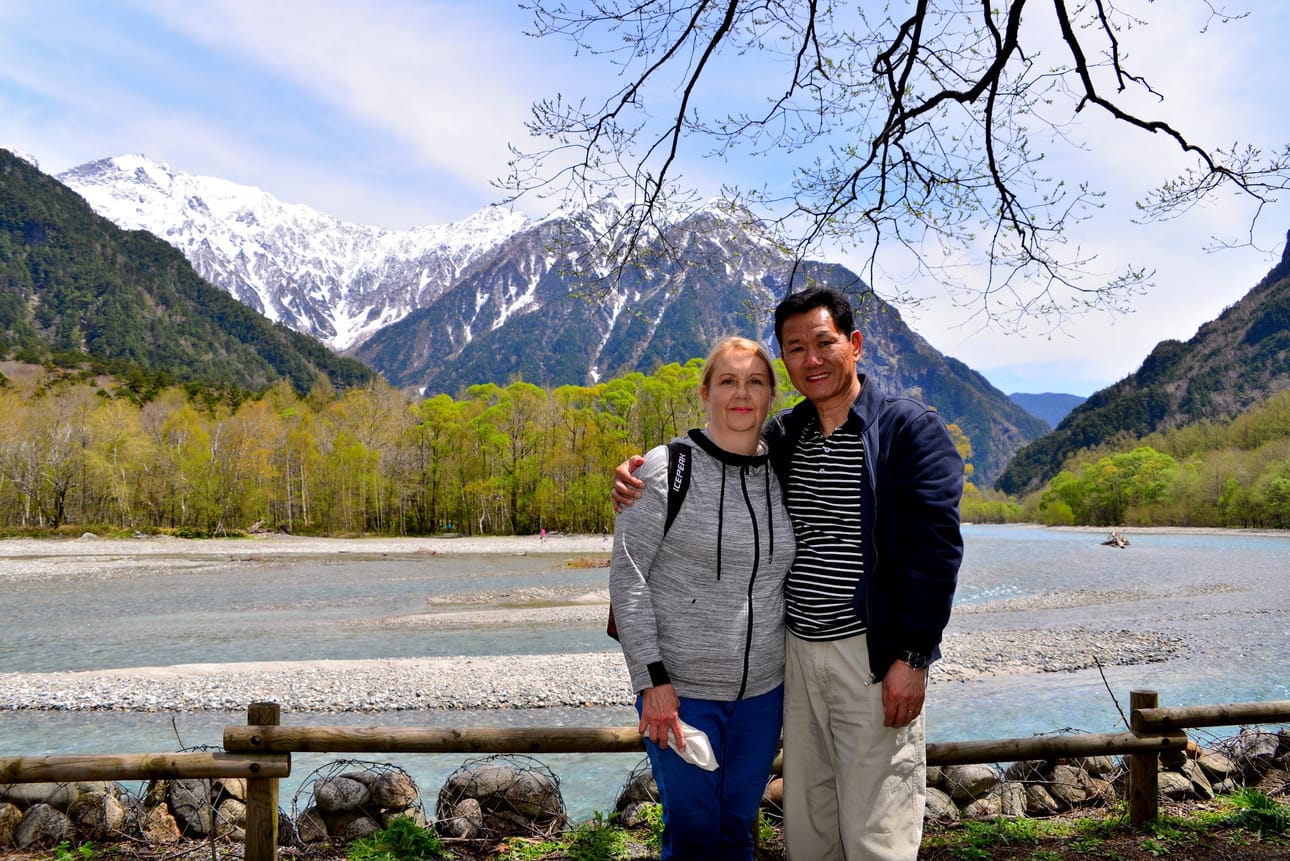 Eeva-Liisa ja Motoo Amemori viihtyvät Japanissa.