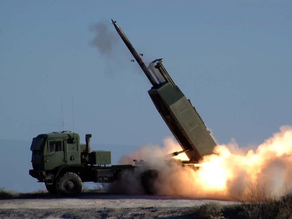 Yhdysvallat lähettää Ukrainalle lisää raketteja tulivoimaisiin ja tarkkoihin M142 HIMARS-raketinheittimiin. Kerrottu kantama on enimmillään 80 kilometriä.