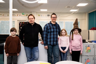 Oulun ainoa kaksikielinen enkkuluokka pyörii Pohjois-Ritaharjussa – Kaksikielinen opetus on tarkoitus tuoda muihinkin peruskouluihin